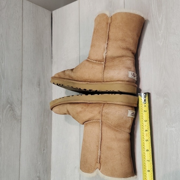 Ugg Australia Women 5803 Ankle Chestnut Sheepskin II Button Boots shoes sz 8 - Picture 8 of 16